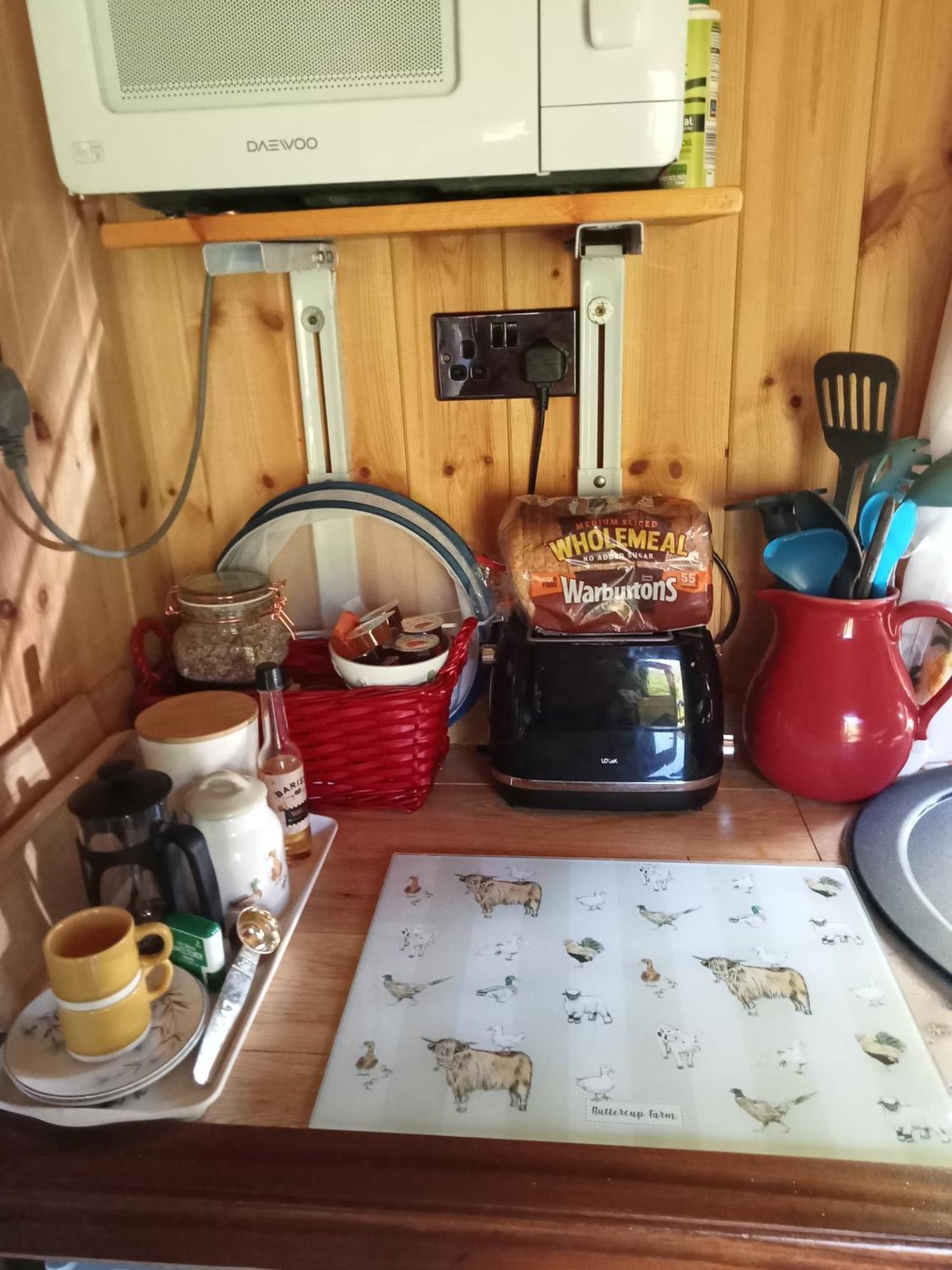 'Morris' The Shepherd'S Hut And Woodland Hot Tub Experience Carmarthen Eksteriør billede